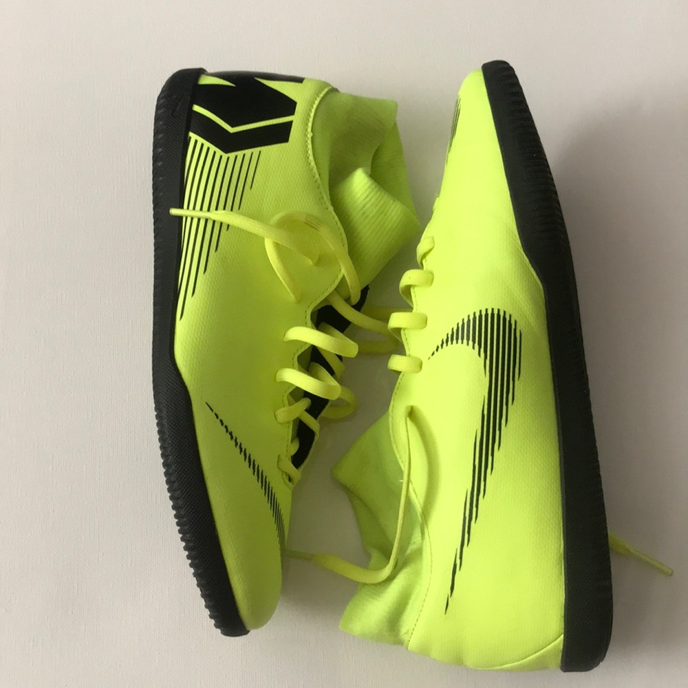 Nike MercurialX Superfly 6 Club Indoor Soccer Shoe